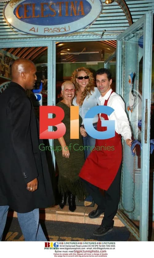 Mariah Carey Chats with Fans in Rome