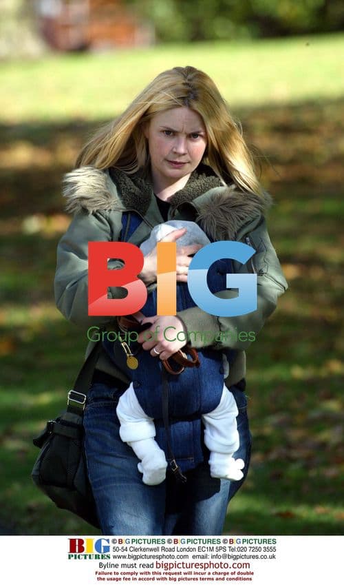 Presenter Gail Hipgrave and daughter enjoy park stroll