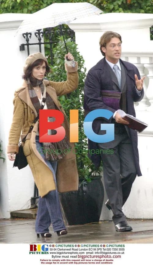 Jenifer Love Hewitt and Paul Nichols strolling in London