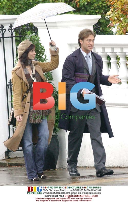 Jenifer Love Hewitt and Paul Nichols on Kensington Park Road