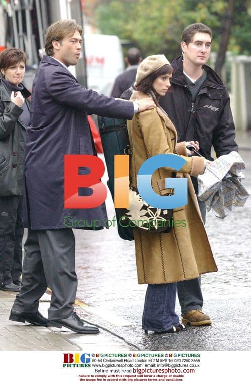 Jenifer Love Hewitt and Paul Nichols Stroll in London