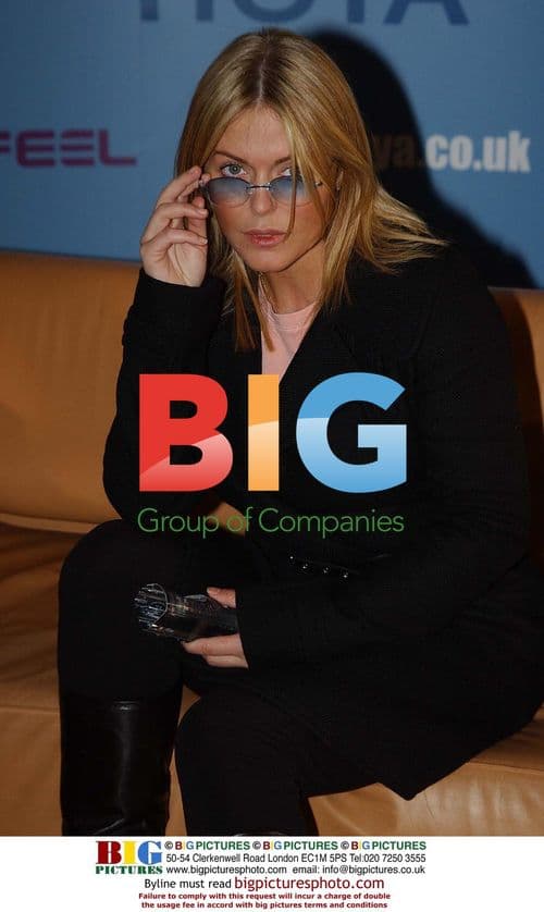 Patsy Kensit Wins Sunglasses Award