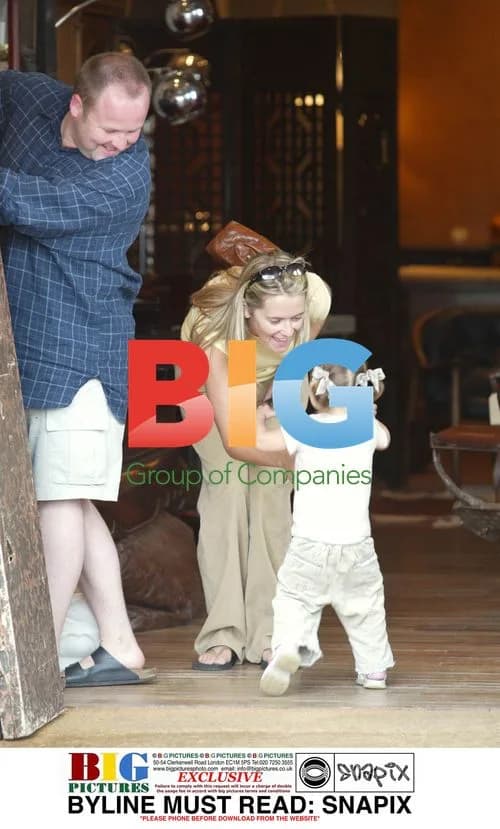TV Presenter Edith Bowman Out and About in North London