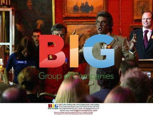 Tony Blackburn and David Dickinson at Children in Need Bargain Hunt