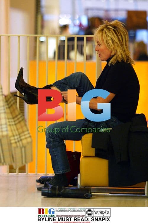 Singer Lulu Shopping in Knightsbridge