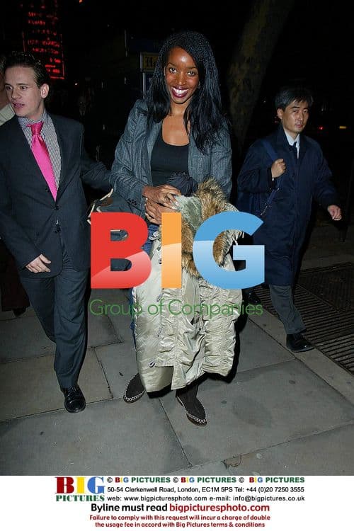 Miley Cyrus Performs at Music Awards Show