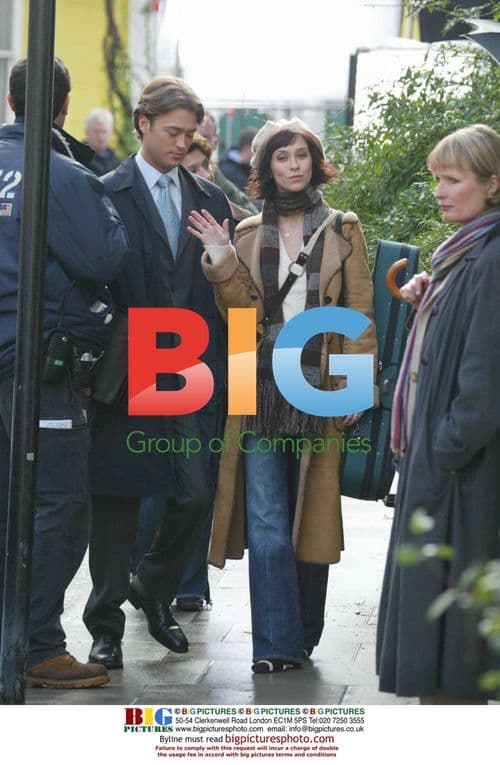 Jennifer Love Hewitt and Paul Nicholls on set