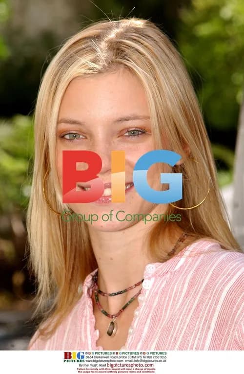 Amy Smart Arrives at Supernatural Super Suite