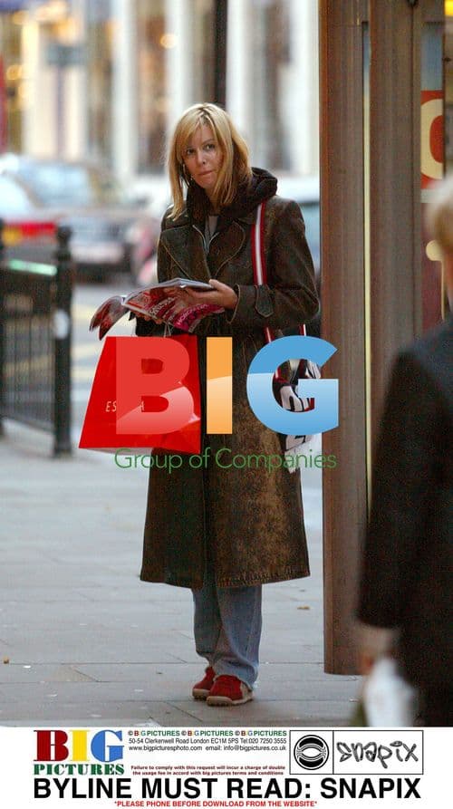 Catalina Guirado Waiting for Bus in Knightsbridge