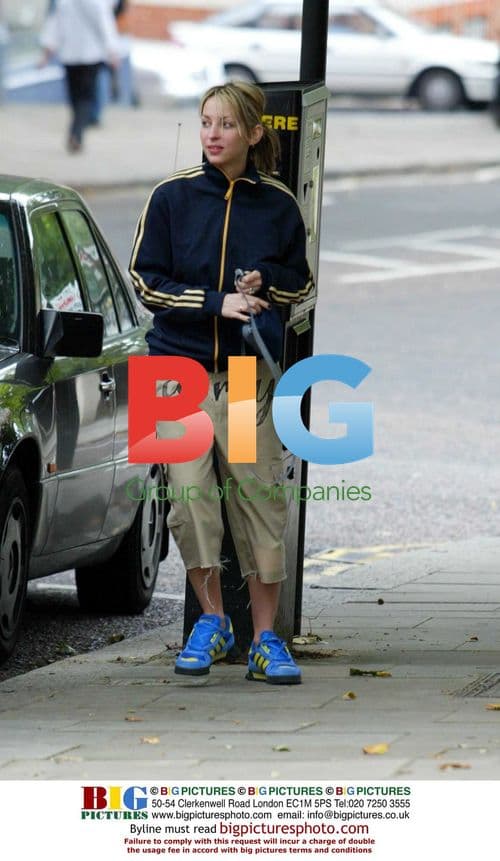 Natalie Appleton Hides from Paparazzi