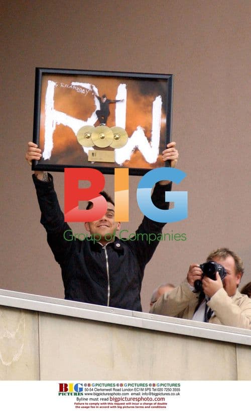 Robbie Williams greets fans in Berlin