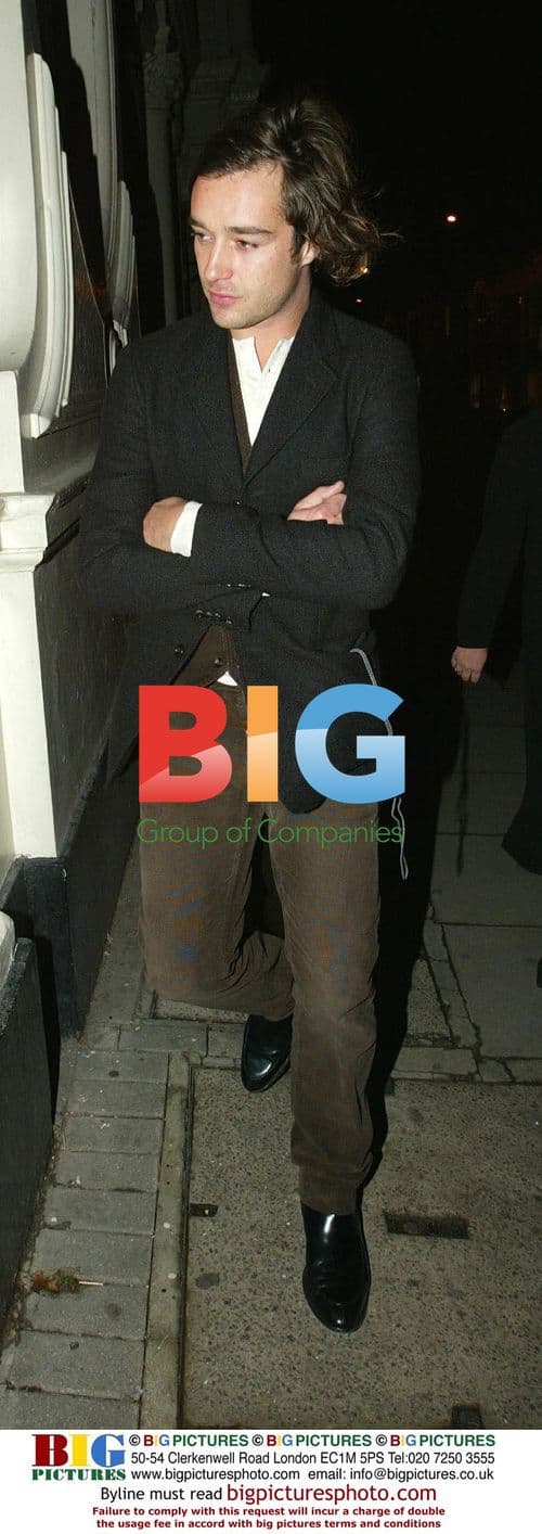 James Gooding arrives at Wellington, Kylie Minogue dines with Jerry Hall