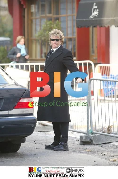 Rod Stewart and Penny Lancaster go shopping