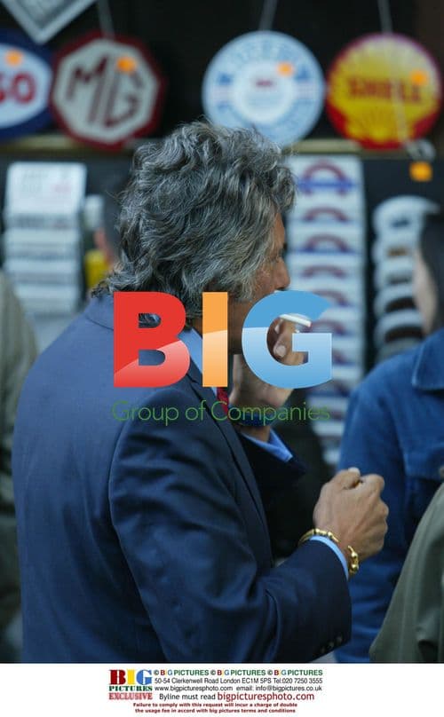 David Dickinson at Portobello Market