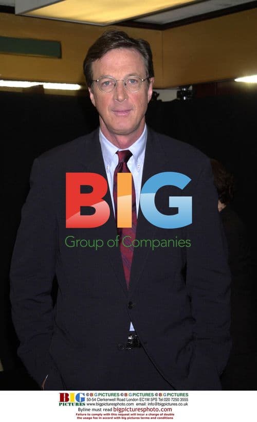 Michael Crichton signs new book 'Prey'