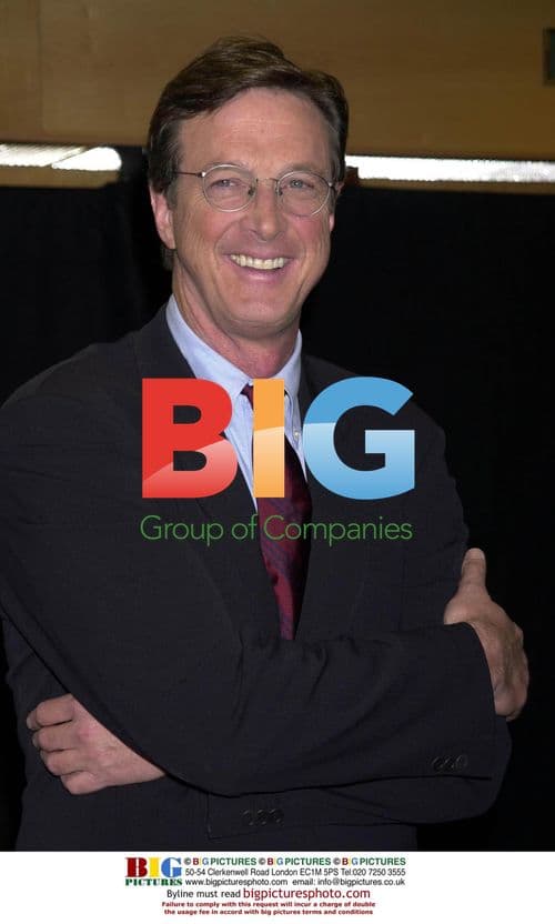 Michael Crichton signs 'Prey' book