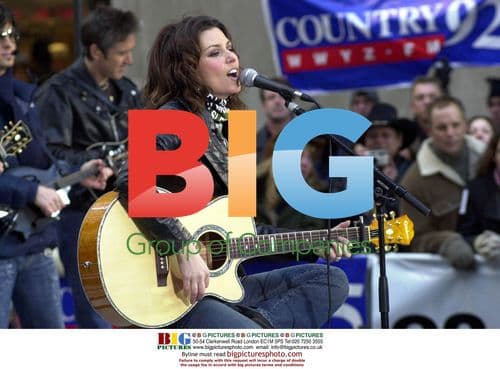 Shania Twain Performs on Today Show