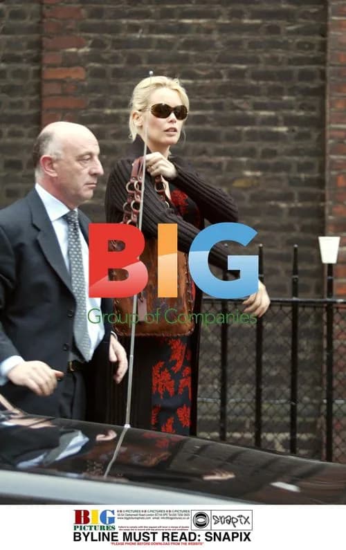 Pregnant Claudia Schiffer Goes Shopping