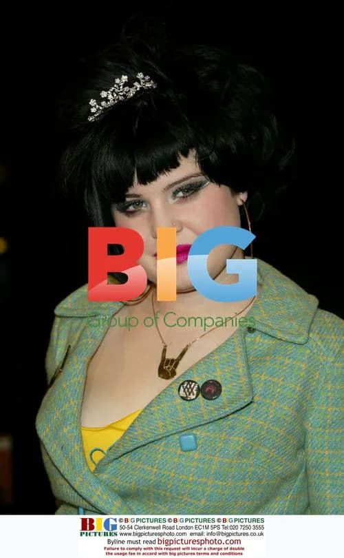 Kelly Osbourne signs CD "Shut Up" in New York
