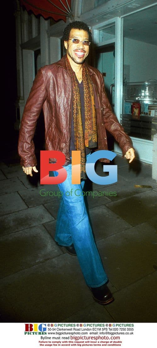 SINGER LIONEL RICHIE AT EXCLUSIVE CLUB