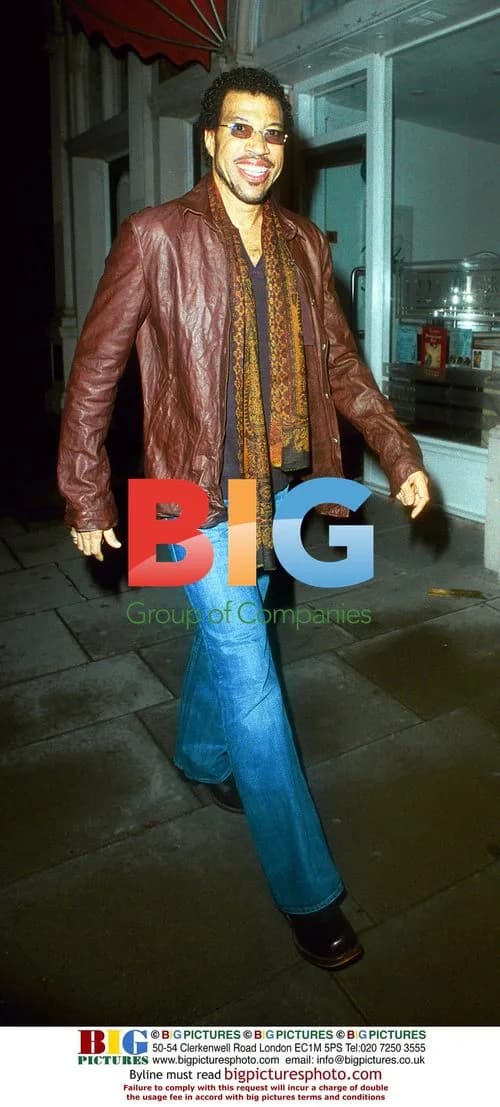 SINGER LIONEL RICHIE AT EXCLUSIVE CLUB