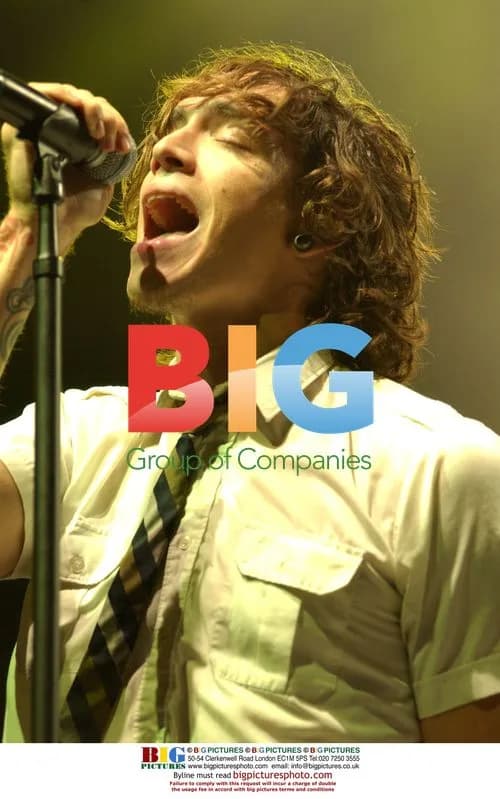 Incubus singer Brandon Boyd at Verizon Amphitheater