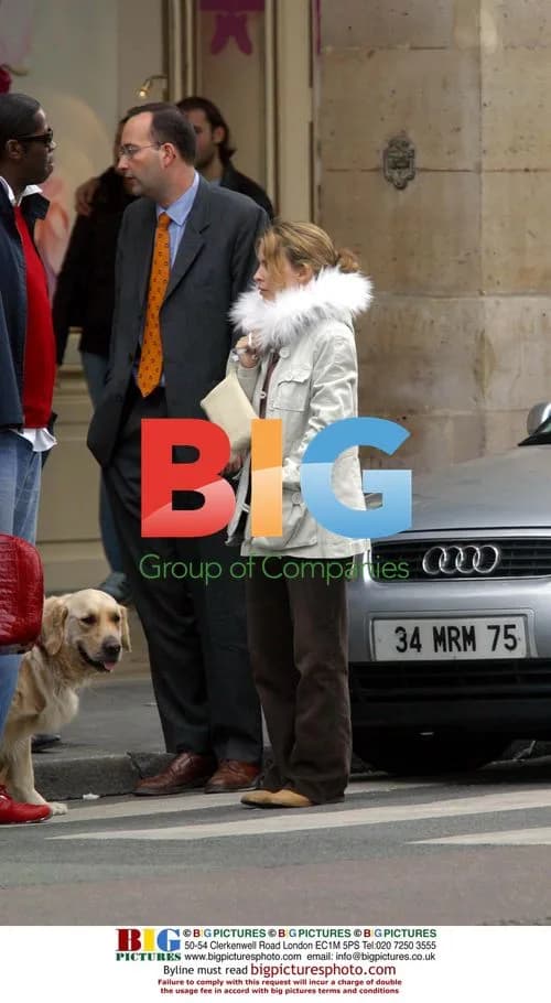 Kylie Minogue Walks in Paris