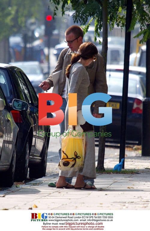Ewan McGregor and Wife Return from Shopping