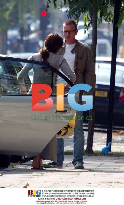 Ewan McGregor and Wife Return Home from Shopping