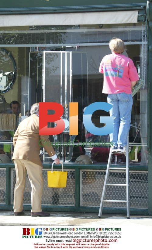 Terry Wogan Helps Window Cleaner