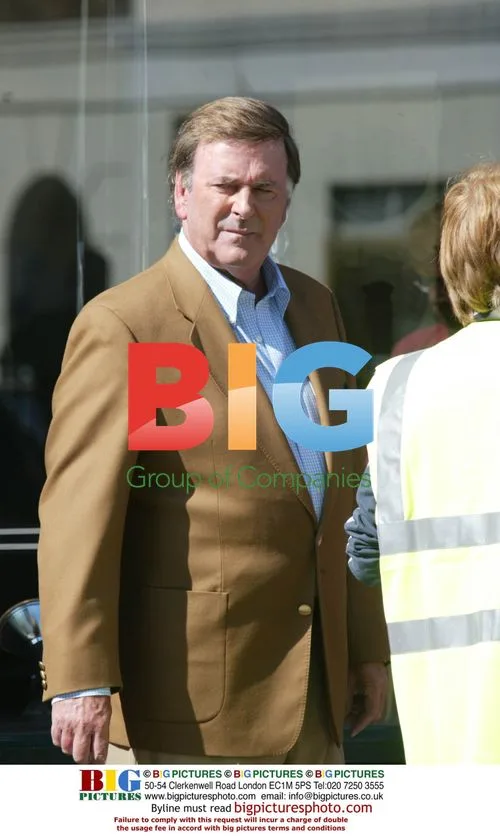 Terry Wogan Helps Window Cleaner