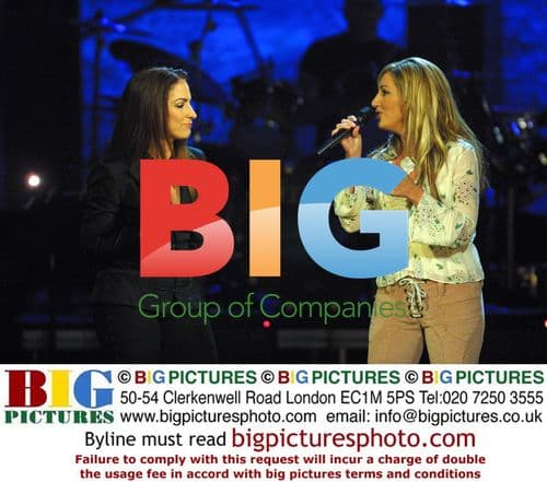 Gloria Estefan and Lee Ann Womack perform at Lifetime event