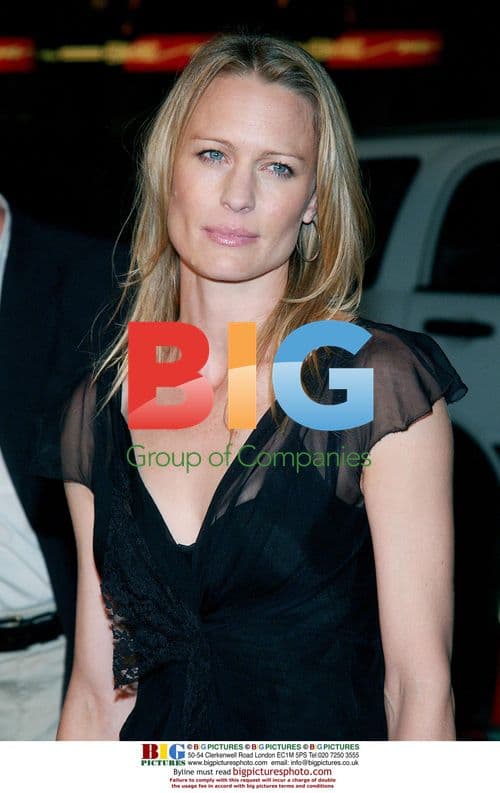 Robin Wright-Penn at "White Oleander" premiere
