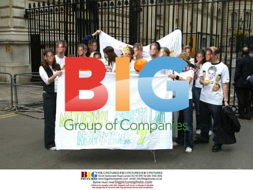 Smash Hits' staff petition for Gareth Gates Day