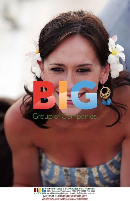 Jennifer Love Hewitt in Hawaii