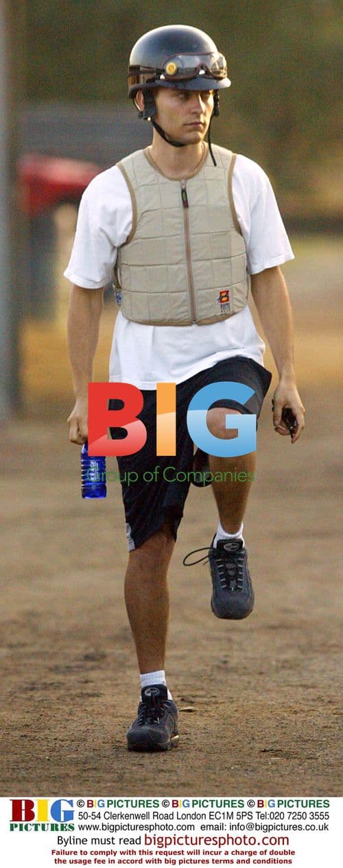 Tobey Maguire on the set of "Seabiscuit"