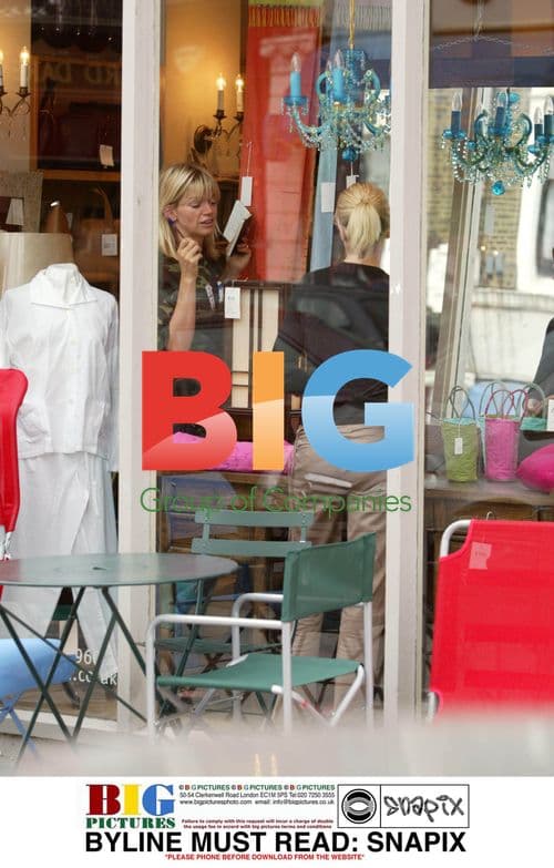 Zoe Ball Shopping in London