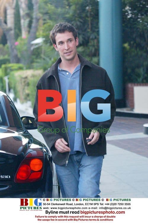 Noah Whiley Helps Pregnant Wife Into Car