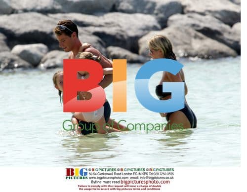 Dean Gaffney with Twins on Dubai Vacation