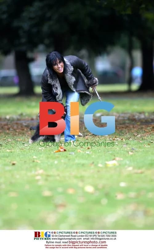 Jessie Wallace Trains Her German Shepherd