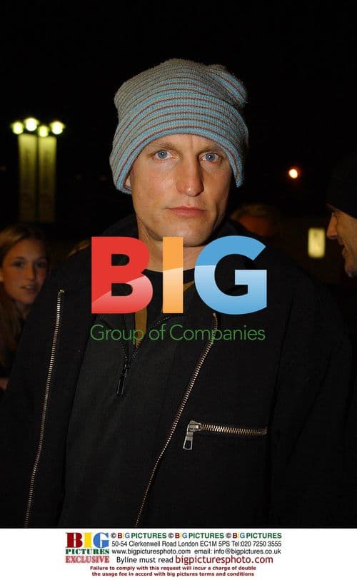 Woody Harrelson waits in queue for Coldplay gig