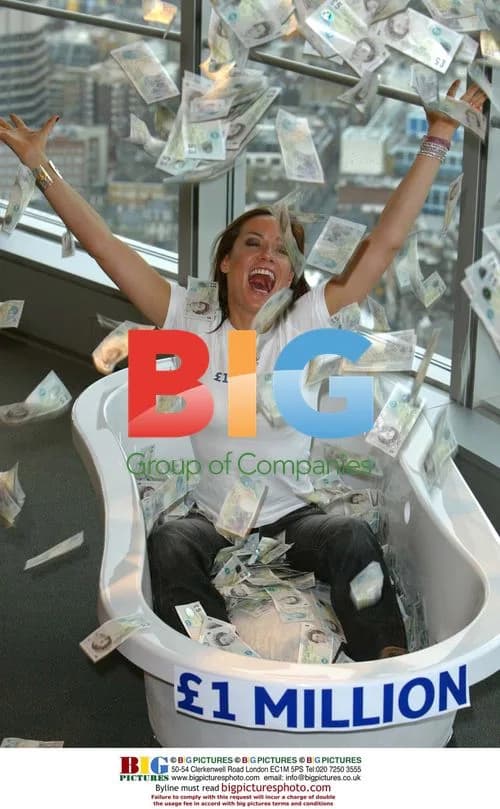 Tara Palmer Tompkinson in a Bath of Cash