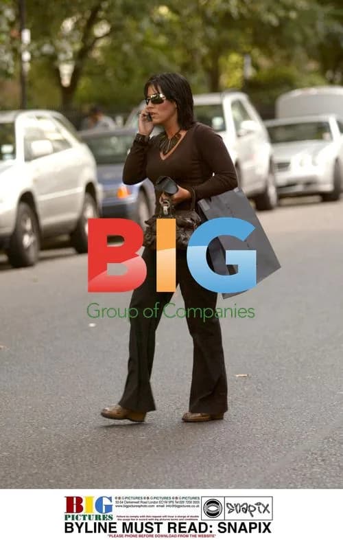 Jessie Wallace shopping in London