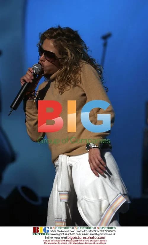 Paulina Rubio rehearsing for 2002 MTV VMAs