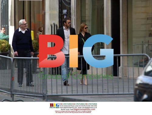 Stella McCartney and Alasdair Willis Shopping in Paris