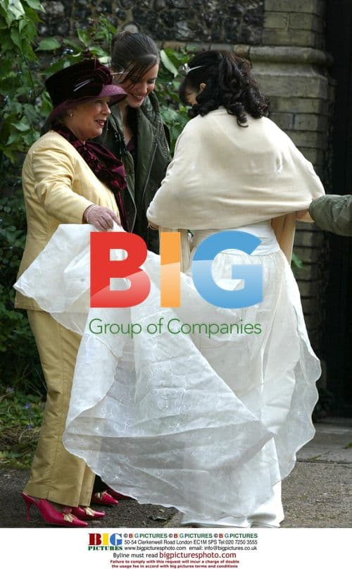 EastEnders Stars on Wedding Set