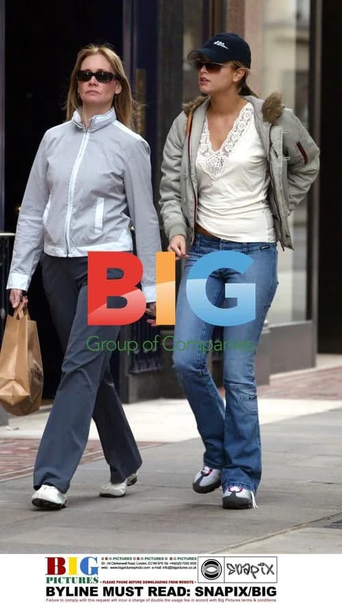 Holly Vallance shopping with mom in London
