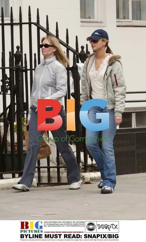Holly Vallance shops with mom in London