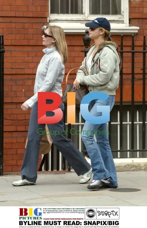 Holly Vallance shops with mum in London