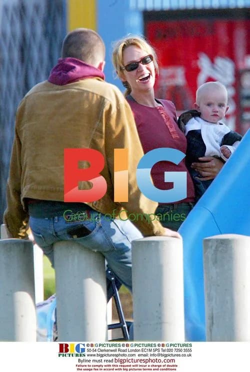 Ethan Hawke and Uma Thurman with kids at beach